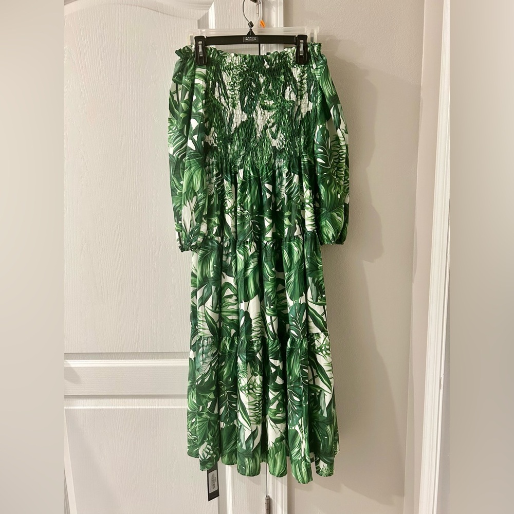 NWT Women’s Green Leaf Print Maxi Dress Size Medium